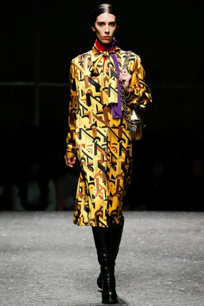 Look 14
